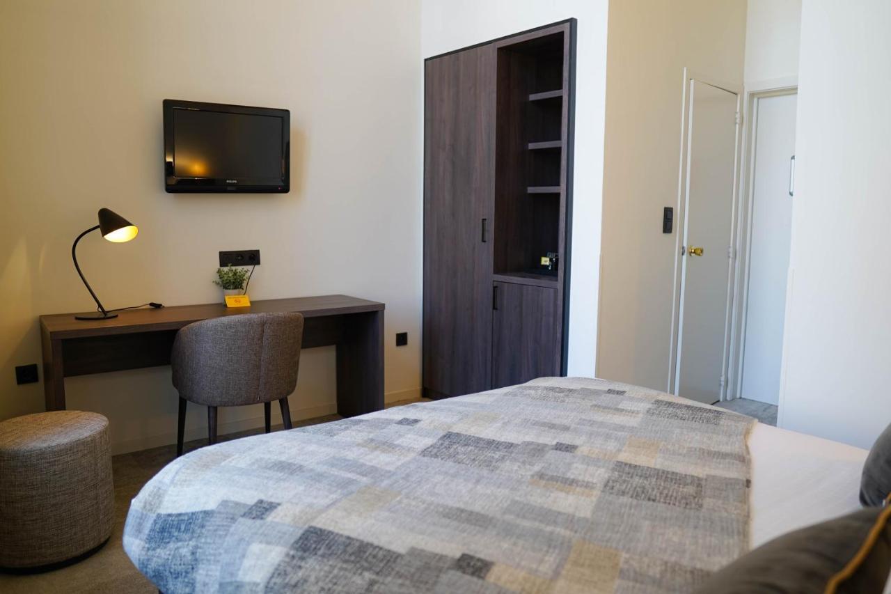 Hotel Gravensteen Гент Экстерьер фото