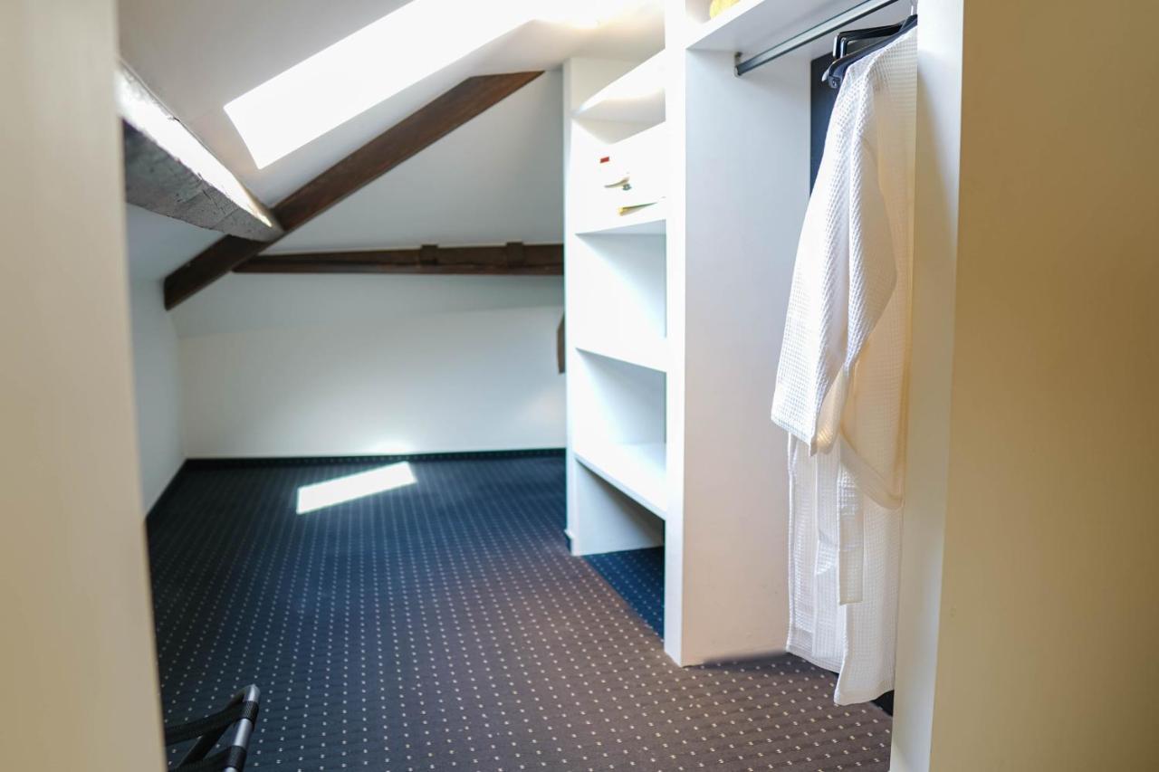 Hotel Gravensteen Гент Экстерьер фото