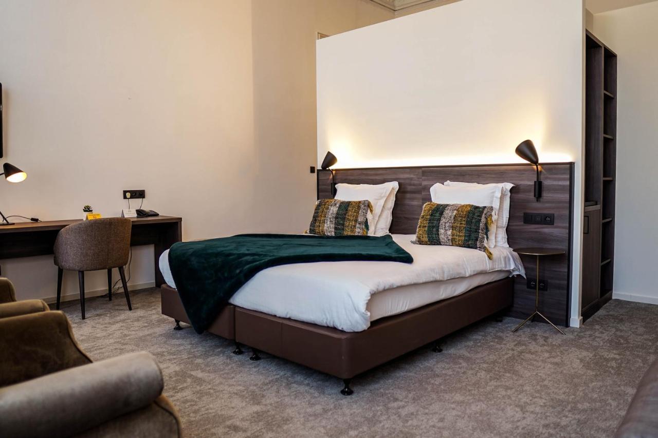 Hotel Gravensteen Гент Экстерьер фото