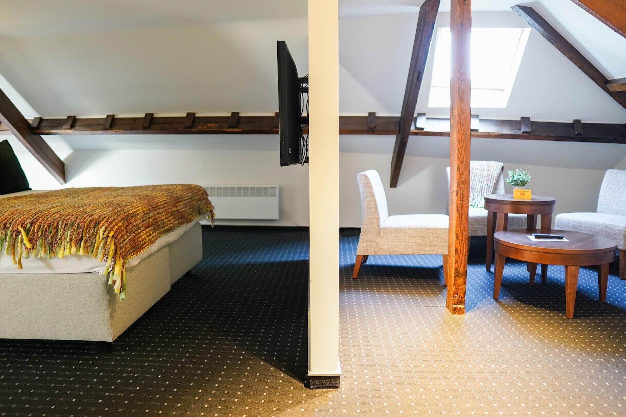 Hotel Gravensteen Гент Экстерьер фото