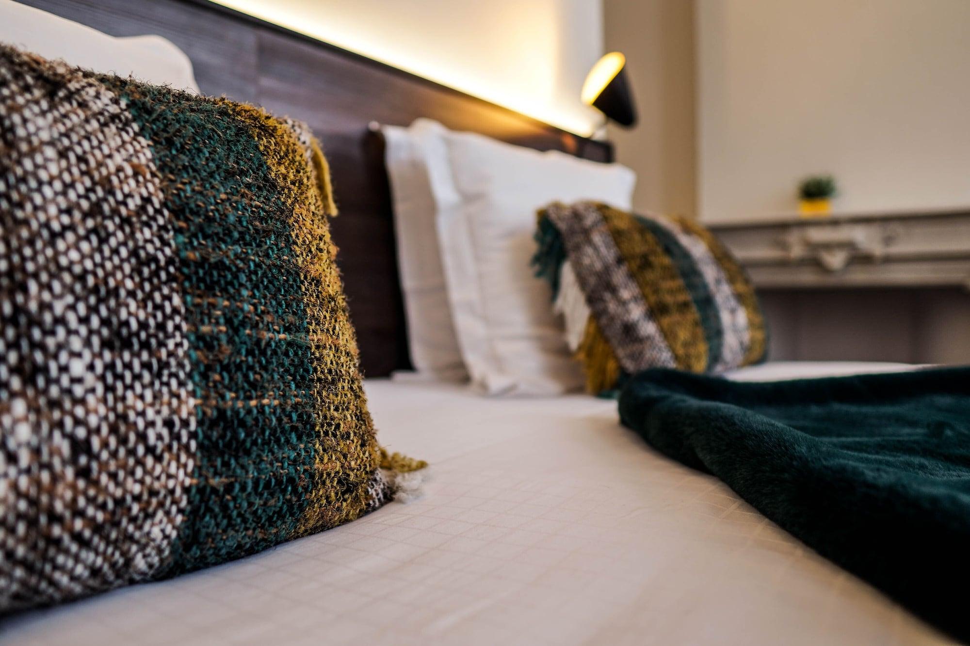 Hotel Gravensteen Гент Экстерьер фото