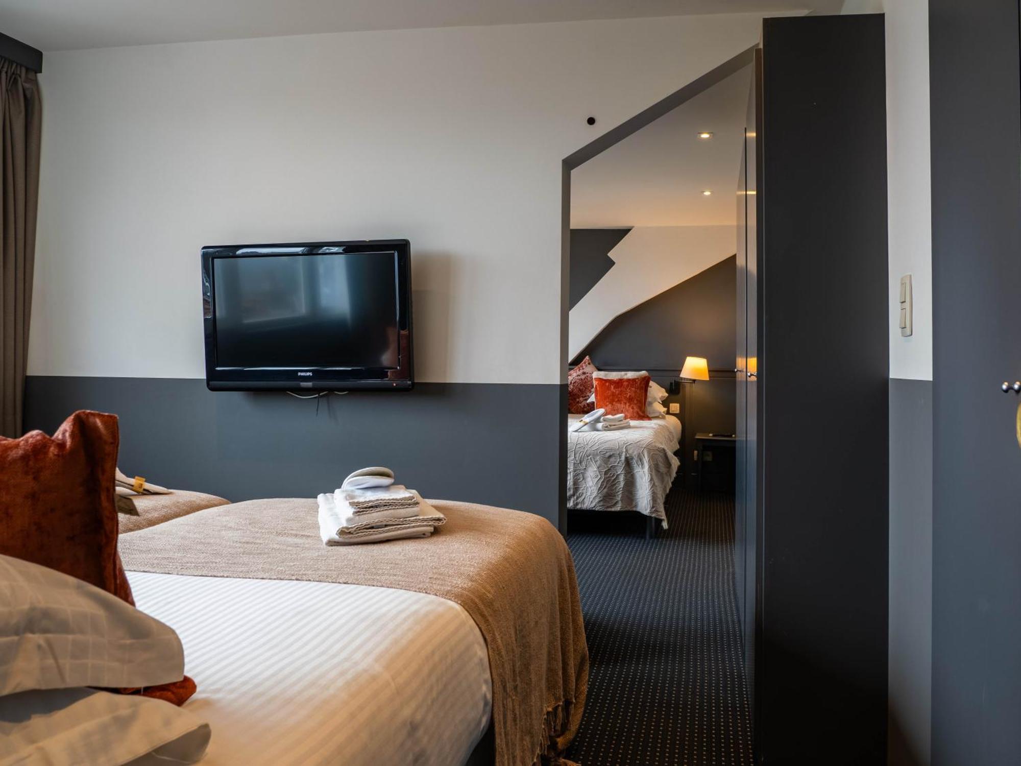 Hotel Gravensteen Гент Экстерьер фото