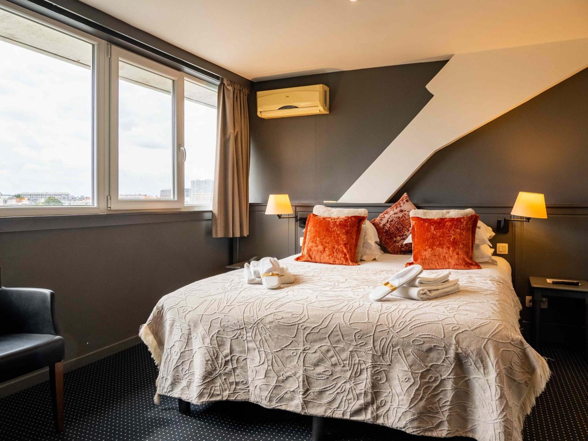 Hotel Gravensteen Гент Экстерьер фото