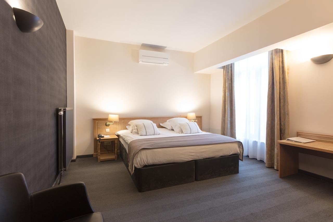 Hotel Gravensteen Гент Экстерьер фото